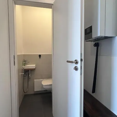 Modern And New Close To Downtown * Praha