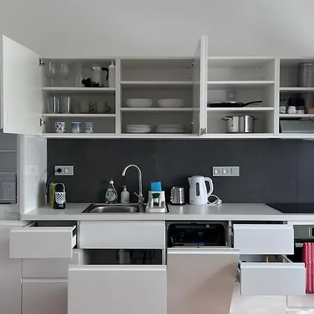 Modern And New Close To Downtown Praha